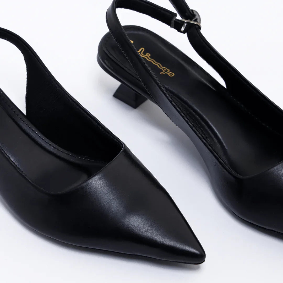 Pointed Classic Pumps - Matte Black