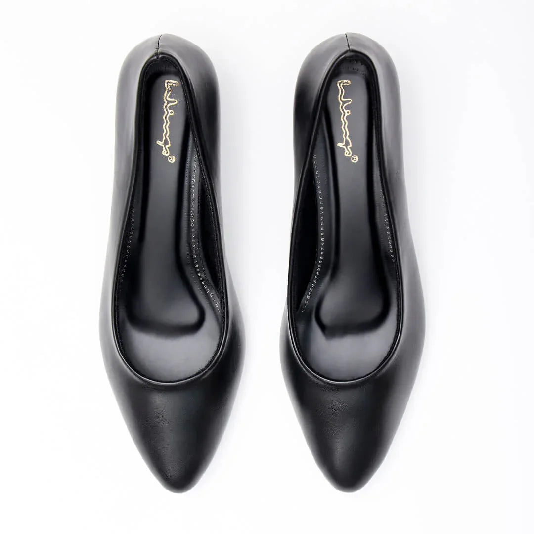 Everyday Elegance Pumps - Matte Black