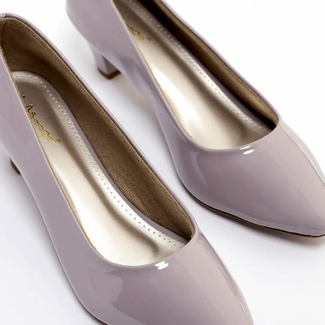 Everyday Elegance Pumps - Light Pink