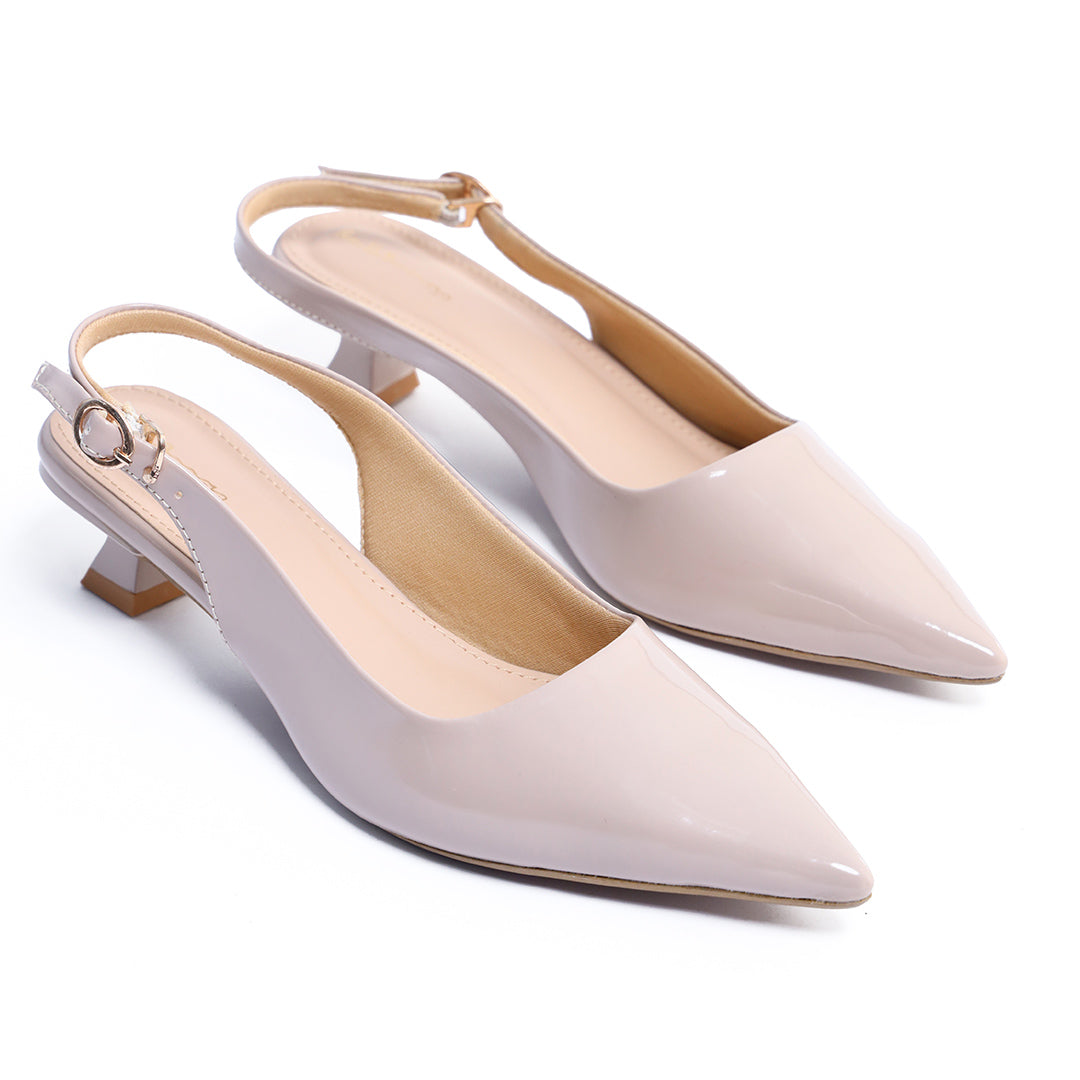 Pointed Classic Pumps - Beige
