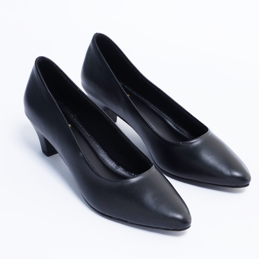 Everyday Elegance Pumps - Matte Black