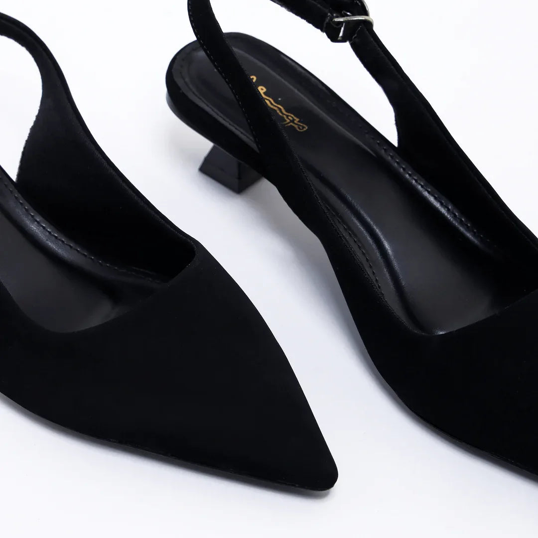 Pointed Classic Pumps - Matte Black