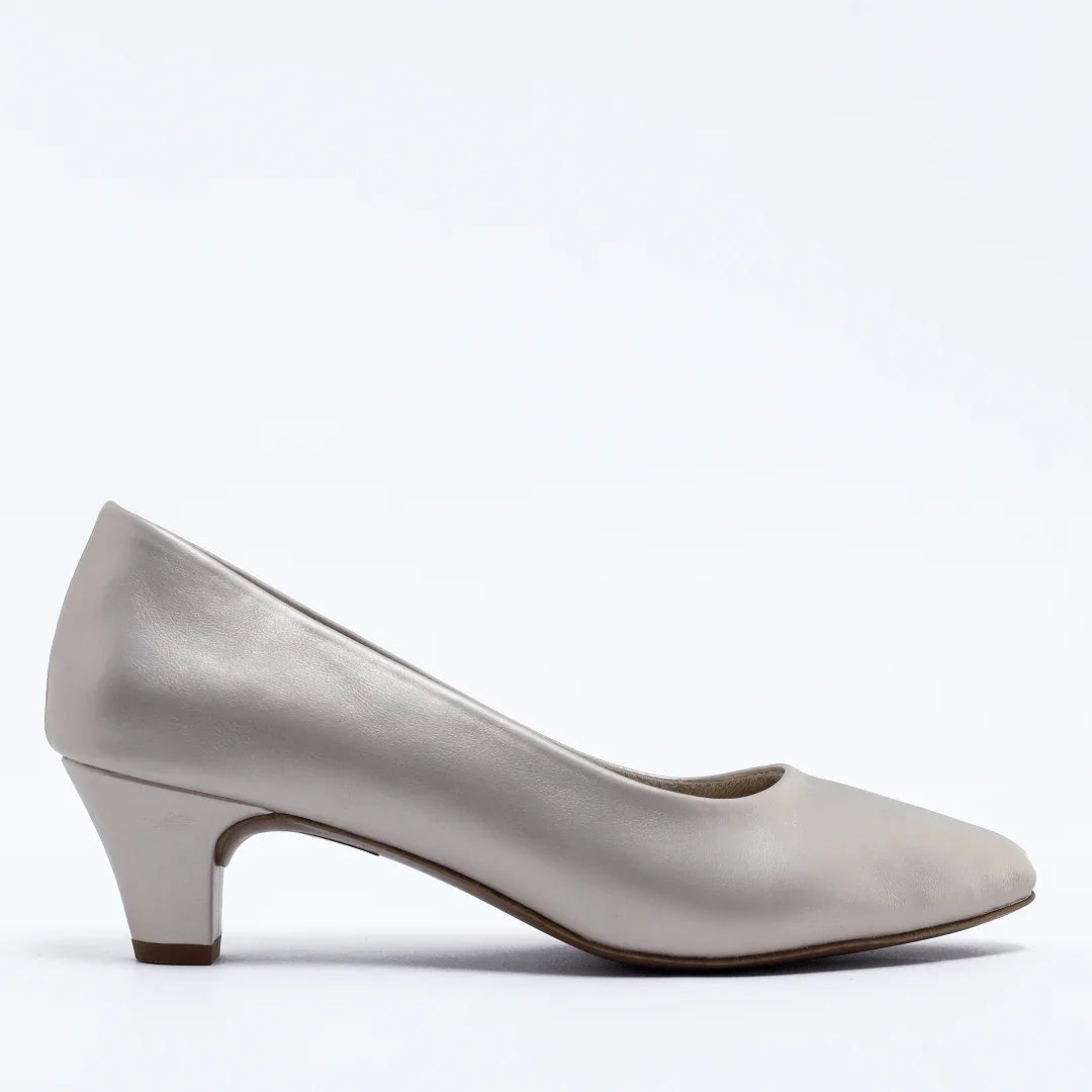Everyday Elegance Pumps - Beige